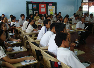 現地小学校視察