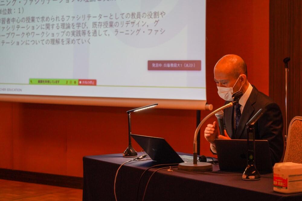 写真_山中一英教授による発表Ⅱ