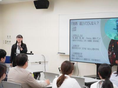 写真_学生による体験談発表の様子(ストレート学生)