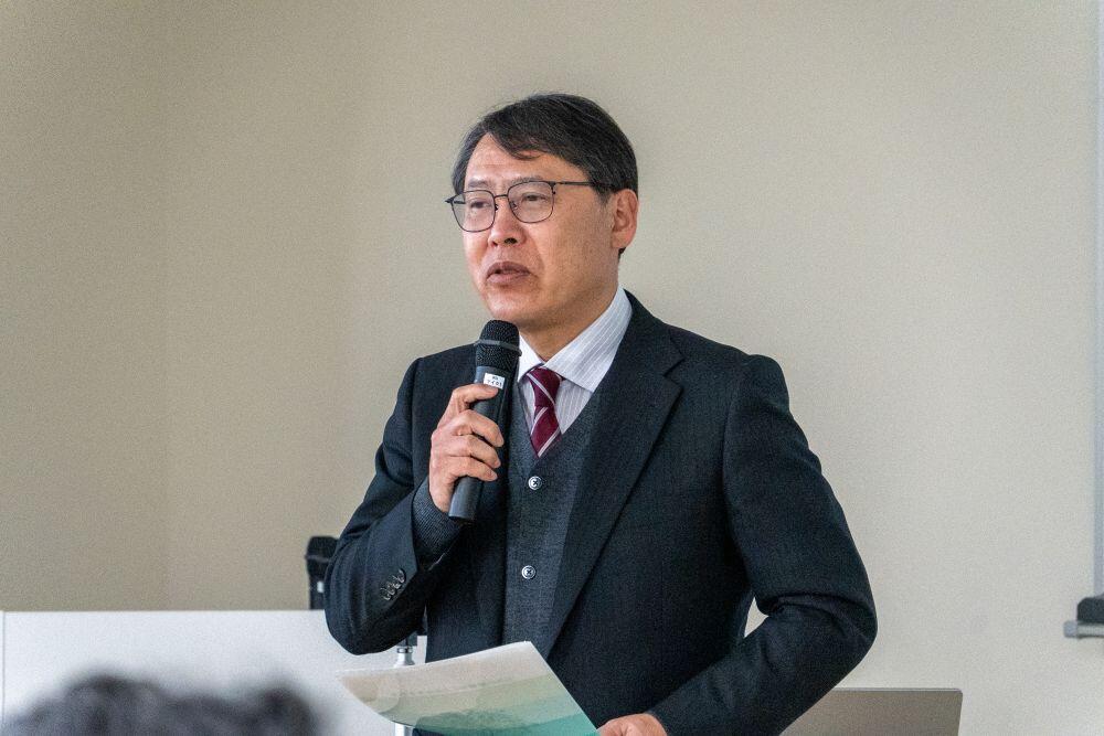 写真_森山潤 学長による開会挨拶