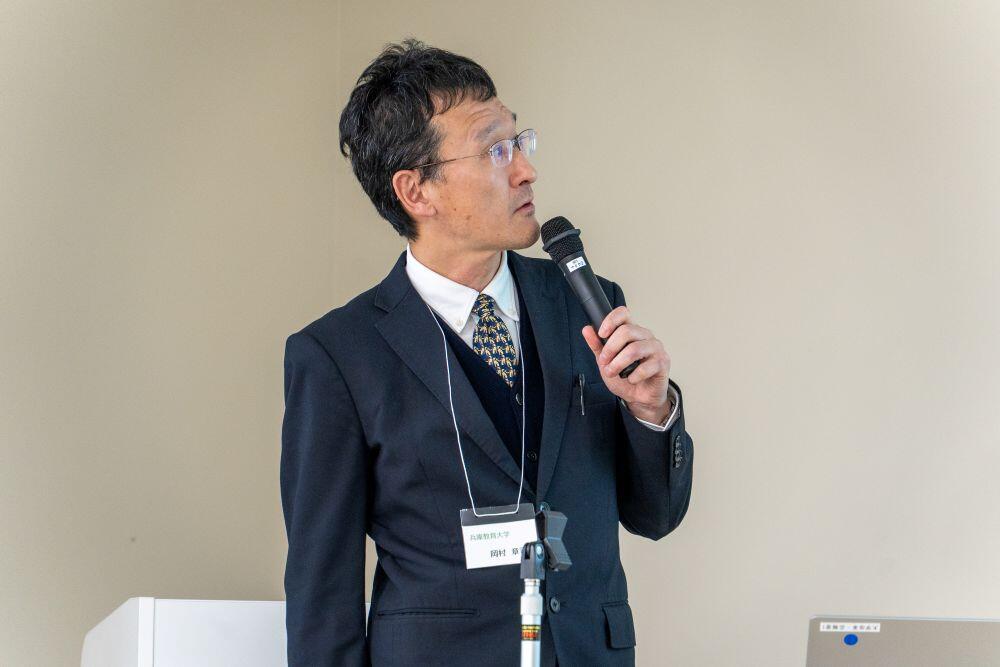 写真_岡村章司教授による発表