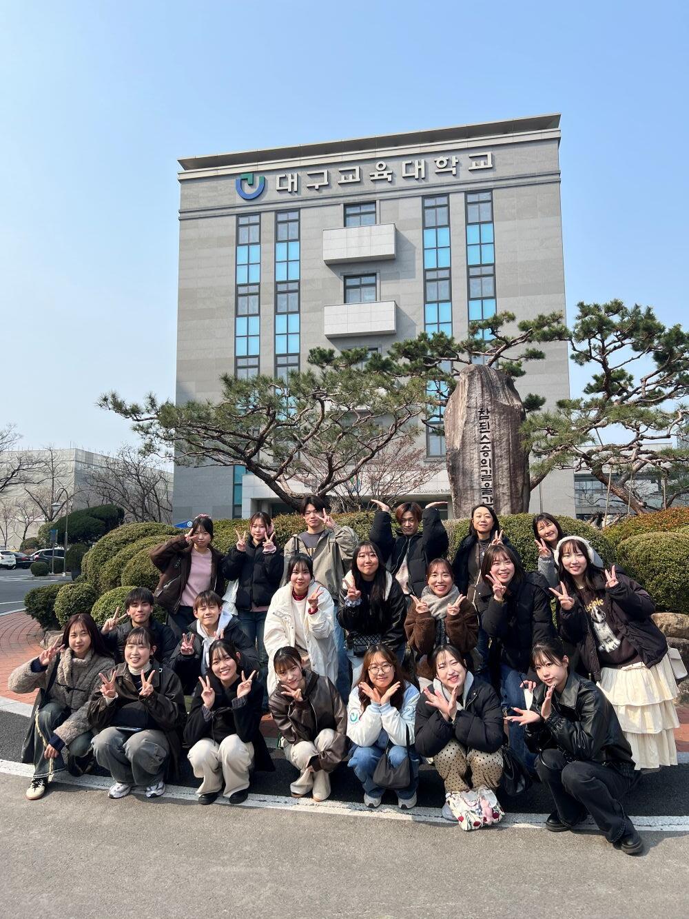 01 DNUE（集合写真）.jpg