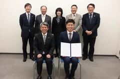 連合大学院（博士課程）２年榎本翔太さんに学生表彰を行いました