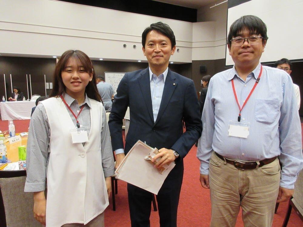 本学の学生が兵庫県北播磨県民局主催「躍動カフェ」に参加しました