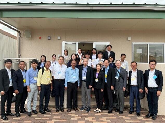 カンボジア国立小学校教員養成校と附属小学校の先生方が来校されました