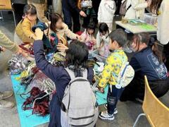 アートイベント「美かえるカラフルマルシェ」に本学学生がボランティアとして参加しました