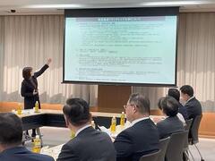 北海道議会文教委員会議員団が本学を視察されました