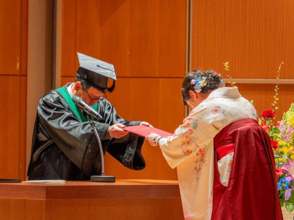 大学院学校教育研究科学位記授与式を挙行しました