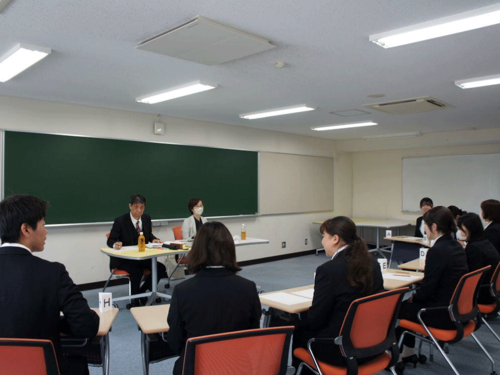 集団討論練習（模擬）を実施しました
