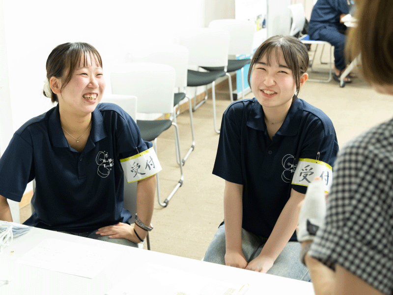 かこがわひまわり主催「多様な進路相談会inかこがわ」に本学学生がボランティアとして参加しました