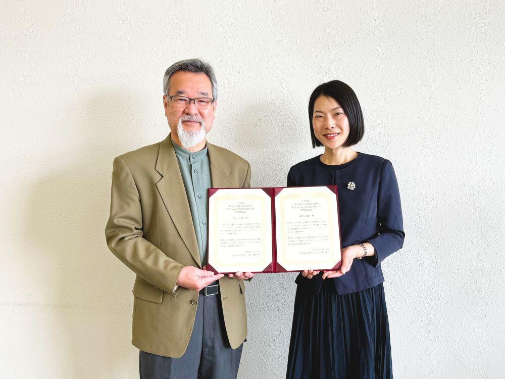 右：杉山志穂、左：藤原忠雄