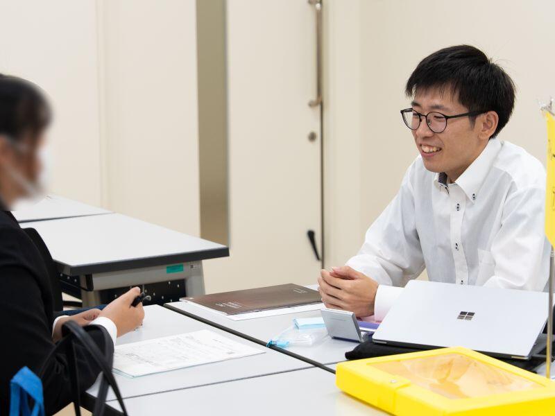 写真_学生による体験談発表の様子（ストレート学生）