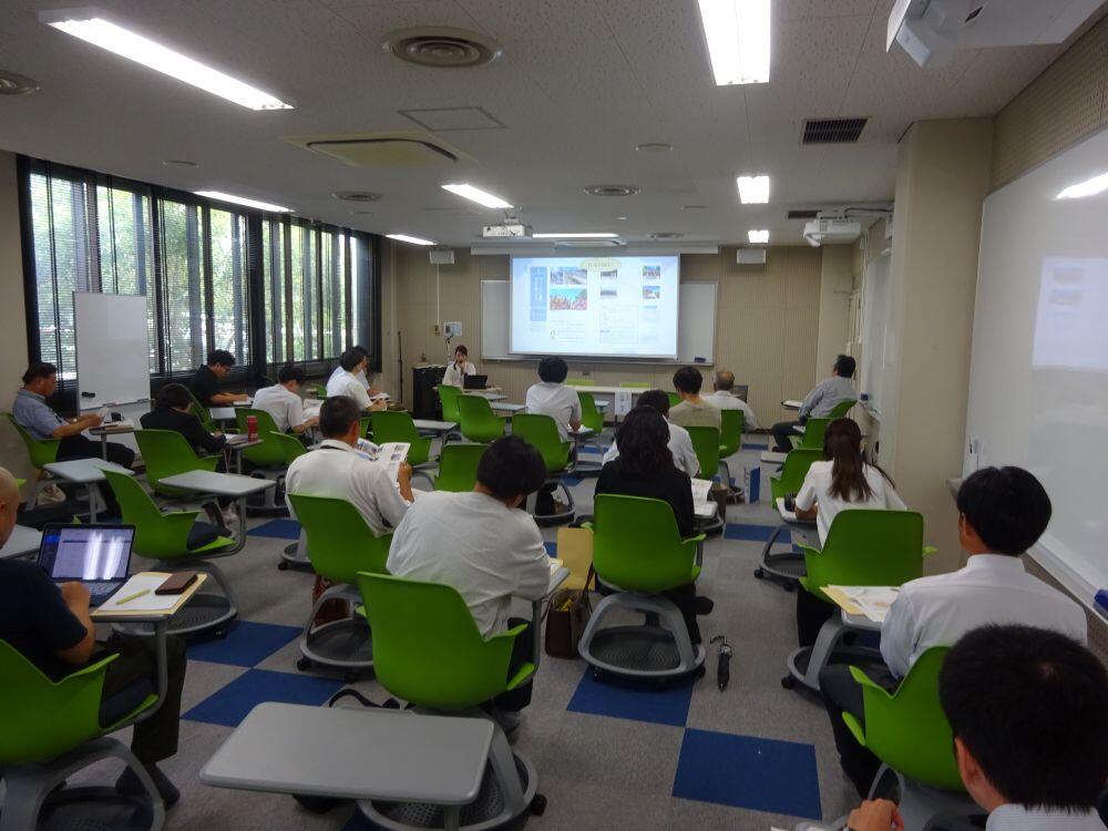 友國優生教諭による発表